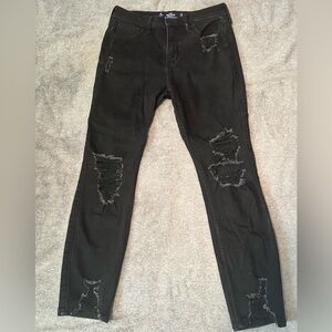 Hollister Highrise Crop Super Skinny Jeans; Black; size 7 regular